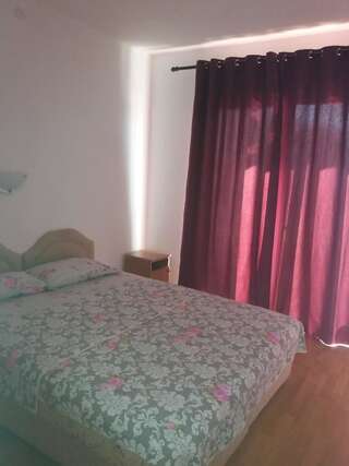 Отели типа «постель и завтрак» Villa Grafenberg Улцинь Номер с кроватью размера «king-size» и видом на море-1