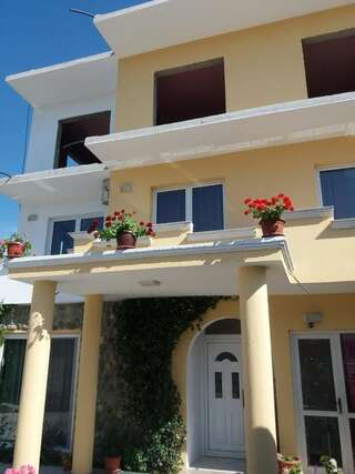 Отели типа «постель и завтрак» Villa Grafenberg Улцинь-4