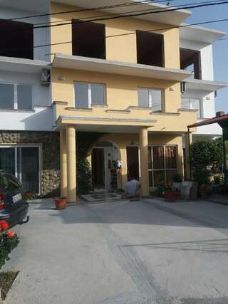 Отели типа «постель и завтрак» Villa Grafenberg Улцинь-7